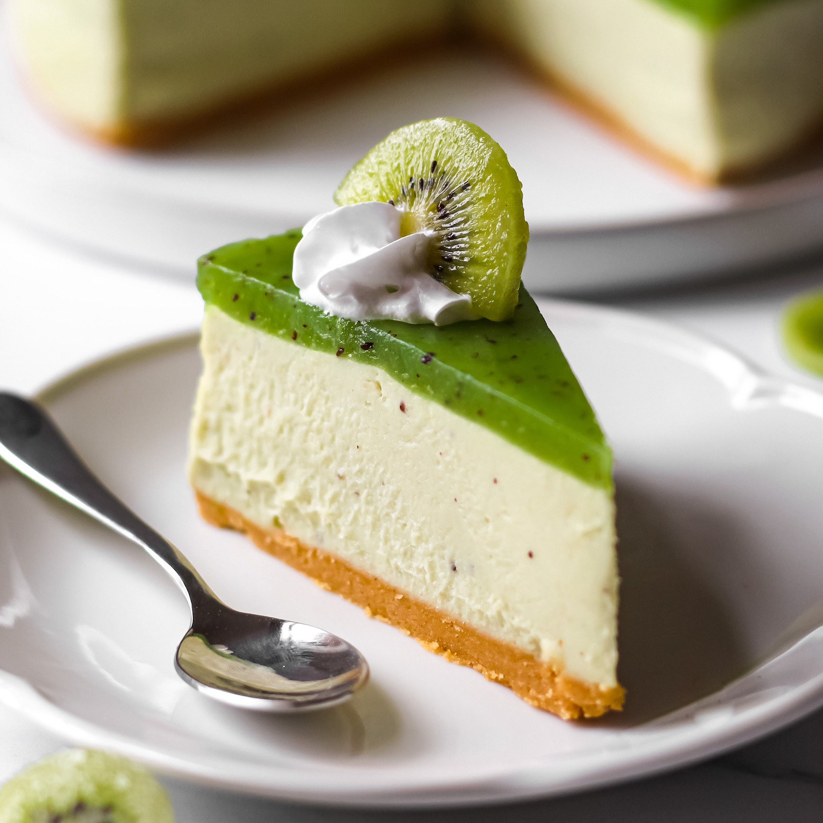 Vegan No-Bake Kiwi Cheesecake