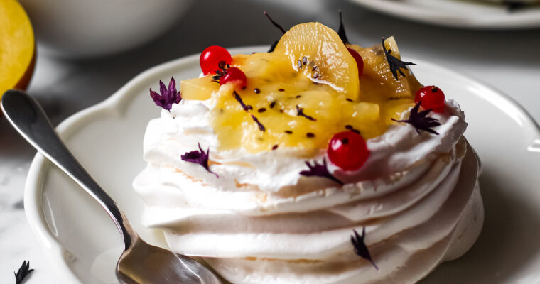 Mini Kiwi Vegan Pavlovas